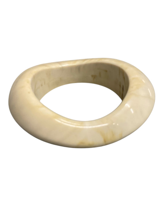 Cream Wobble Bangle (G)